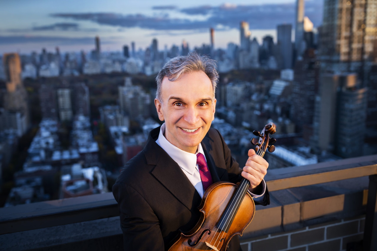 Violinist Gil Shaham. Photo by Chris Lee courtesy of the St. Louis Symphony Orchestra