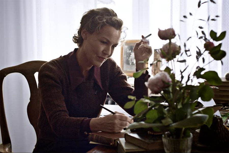 'The Dreamer: Becoming Karen Blixen' brings Isak Dinesen to life