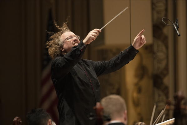 Stéphane Denève conducting. Photo: Dilip Vishwanat