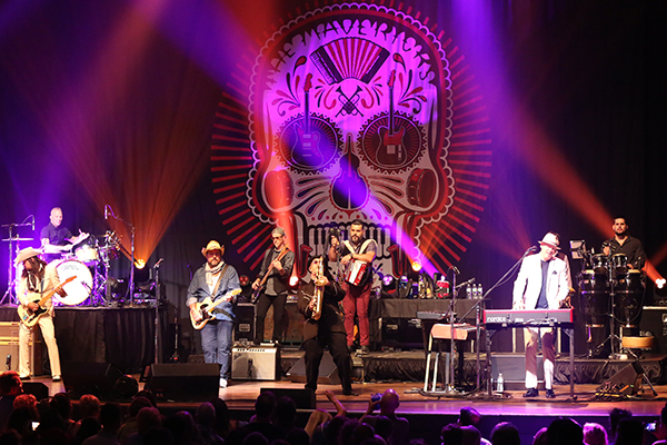 The Mavericks perform at The Pageant, June 7, 2018. Photos by Bill Motchan.